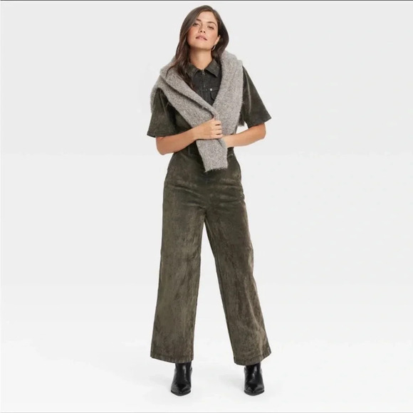 NWT Women's Holiday Short Sleeve Flocked
Denim Jumpsuit - Universal Thre… - Picture 3 of 4